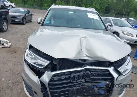 2017 Audi Q3 2.0T Premium из США, поврежденный, VIN WA1HCCFSXHR016079